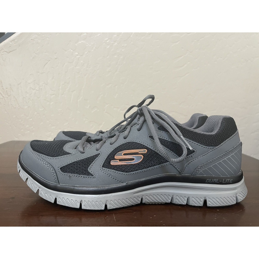 Men's Skechers Memory Foam  lite-Weight Sneaker Size 10